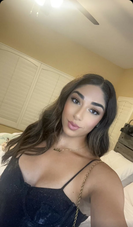 Mary Noura model best photos