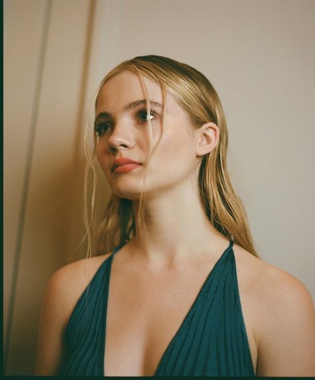 Freya Allan star xxx picture