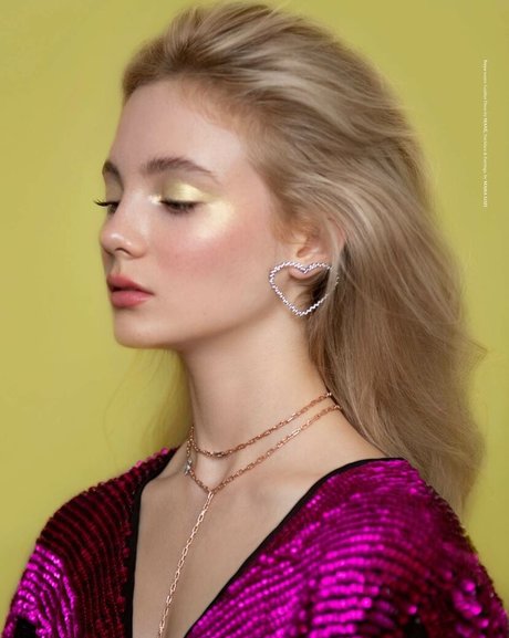Freya Allan profile image