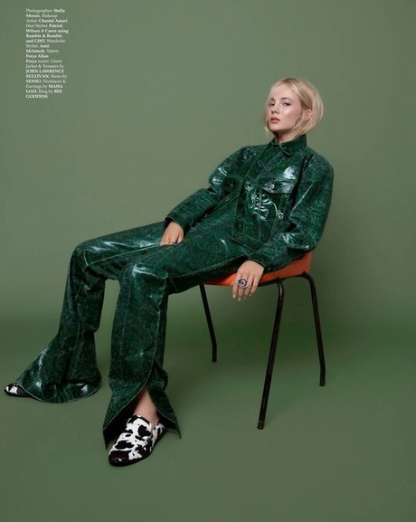 Freya Allan high quality star photo
