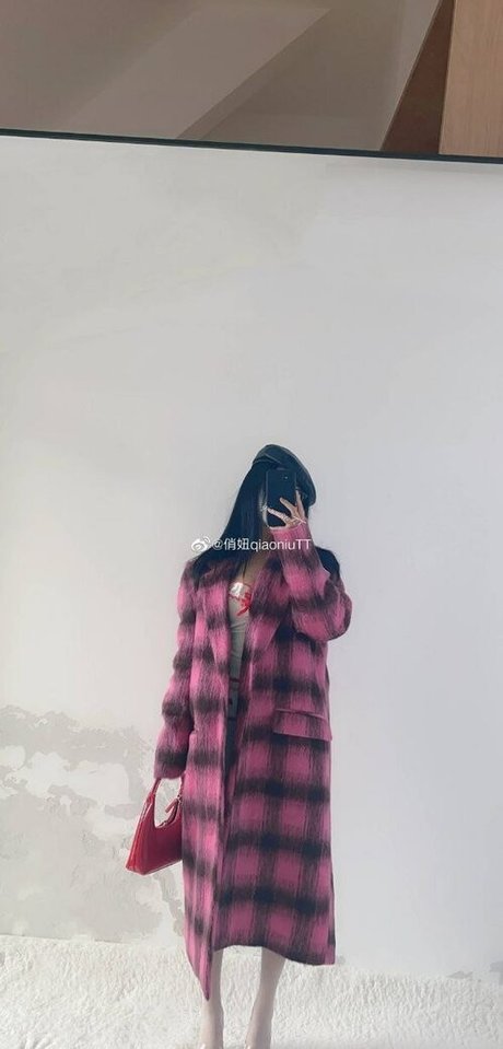 black hair onlyfans pretty image