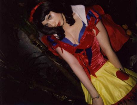 Michelle Trachtenberg hot actress images
