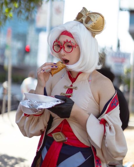 Caytie Cosplay art actress image