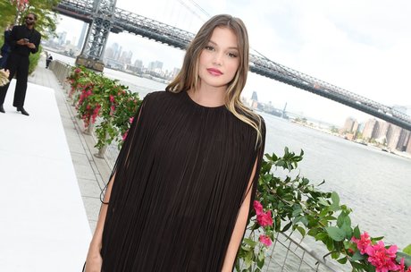 Olivia Holt pornstar nudes pics
