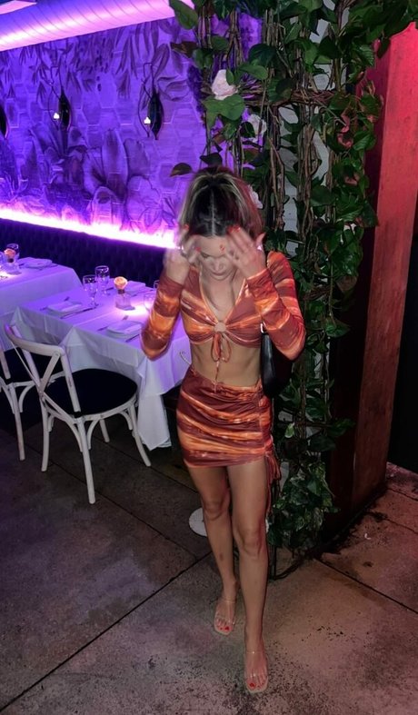 Olivia Holt sexy actress picture