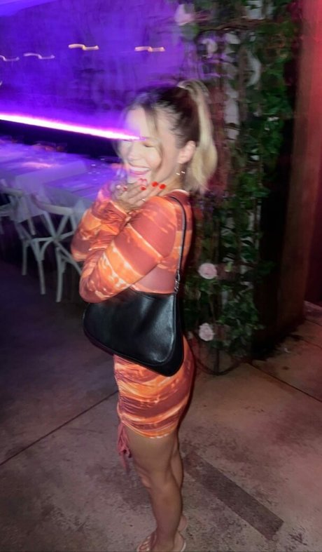 Olivia Holt pornstar exclusive pic