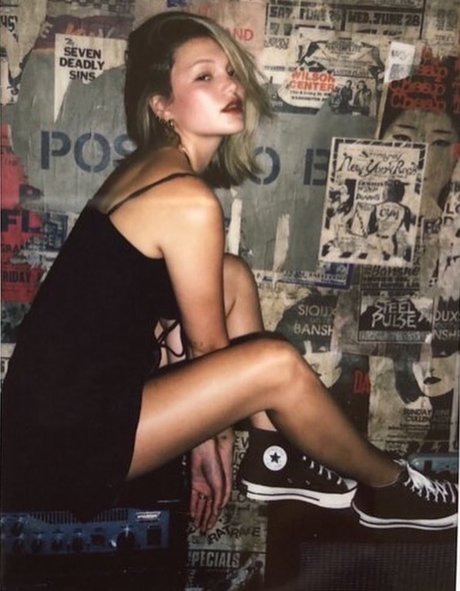 Olivia Holt pornstar adult galleries
