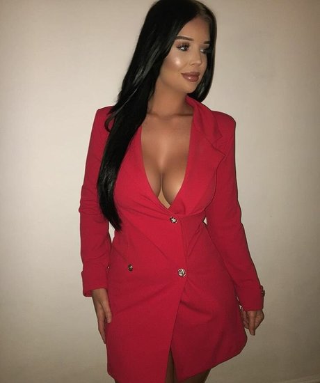 Elizabeth Georgina nude pornstar pictures