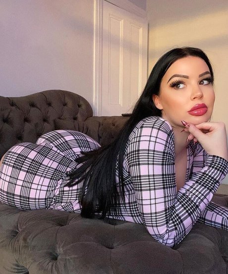 Elizabeth Georgina sexy actress picture