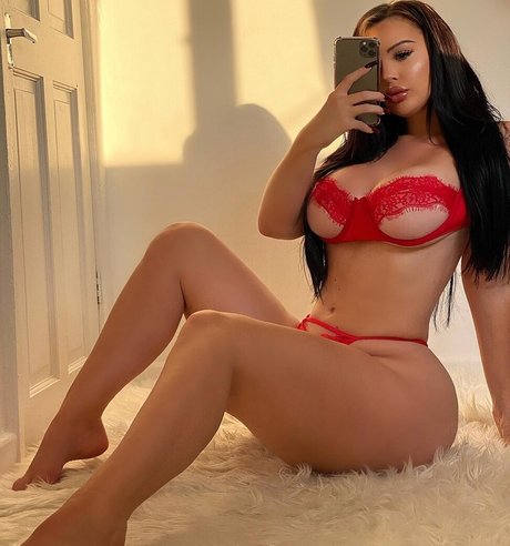 Elizabeth Georgina star free pics