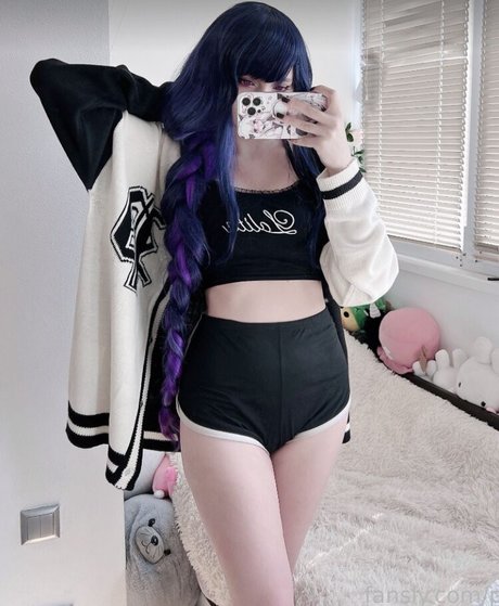 purrrik sexy model image