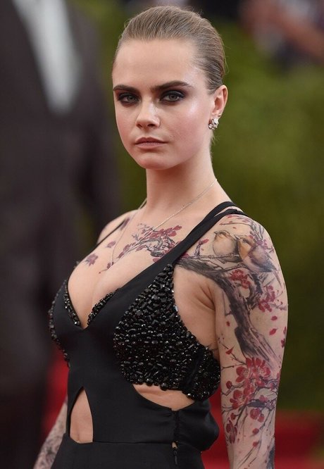 Cara Delevingne model hot pictures