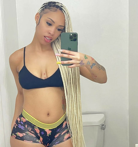 Theyluvnilla porn star archive
