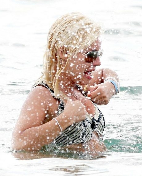 Elisha Cuthbert model porn pic