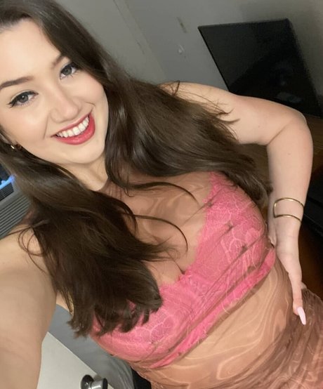 Alyx Star star nudes image