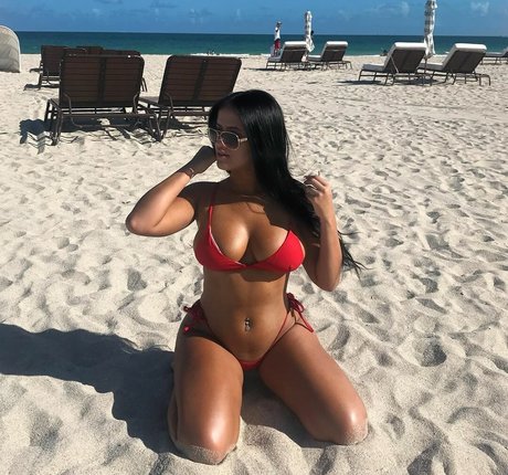 Viphanaaels erotic model gallery