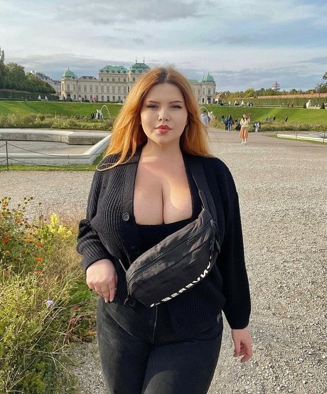 Anna Bernadina sexy actress gallery