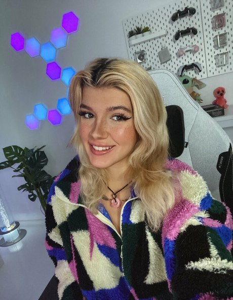 Kunshikitty pornstar hd pics