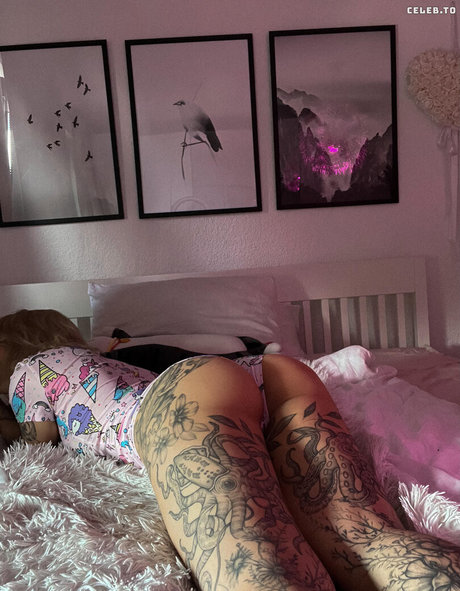 Kunshikitty sexy model gallery