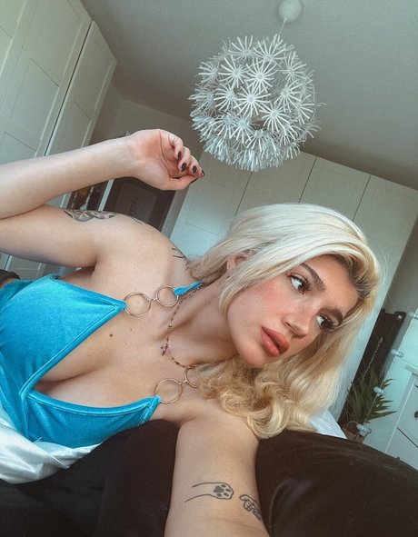 Kunshikitty nude actress galleries
