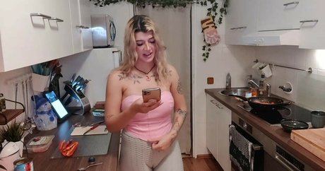 Kunshikitty star sexy photos