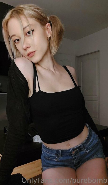 purebomb pornographic model archive