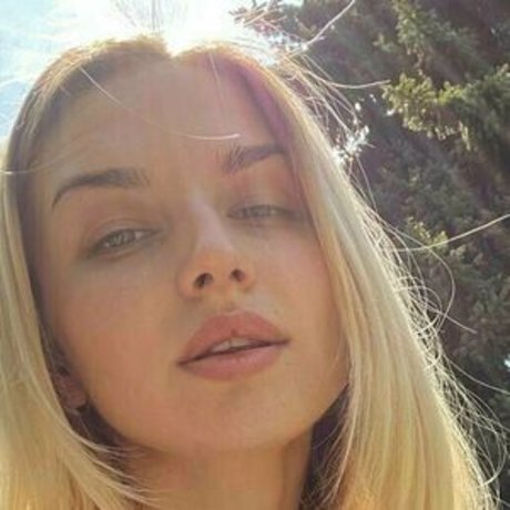 lana ocean model best photo