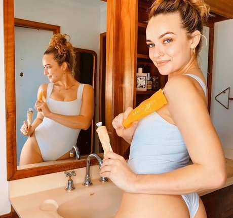 Abbie Chatfield hot pornstar pic