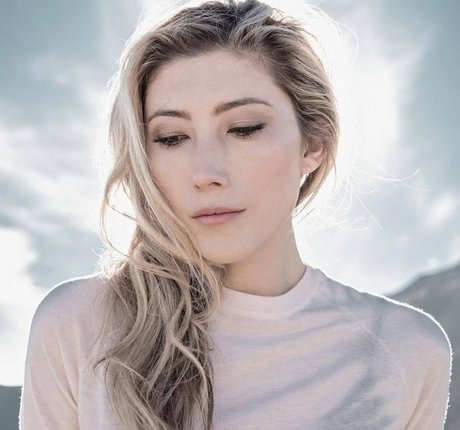 Dichen Lachman star sexy images