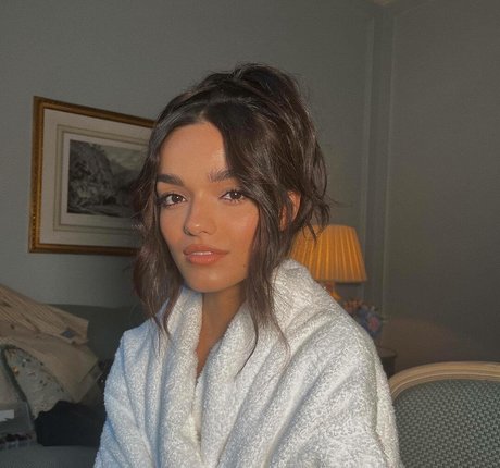 Rachel Zegler perfect pornstar image