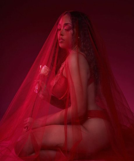 Jordyn Woods nude model photo