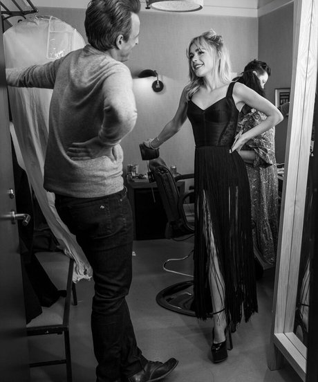 Kiernan Shipka hot model images