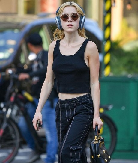 Kiernan Shipka pornstar high quality picture