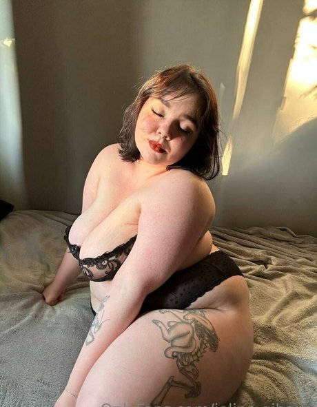 jolina gibson exclusive model pictures