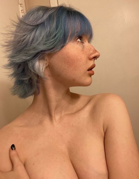 Luvliii star nude galleries