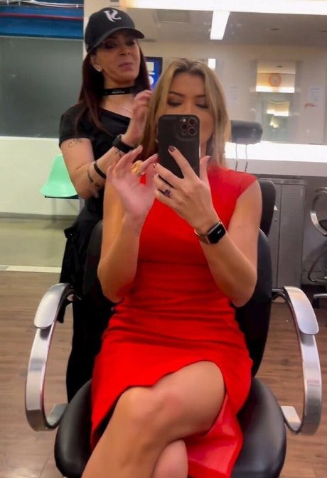 sexy milf onlyfans top pic