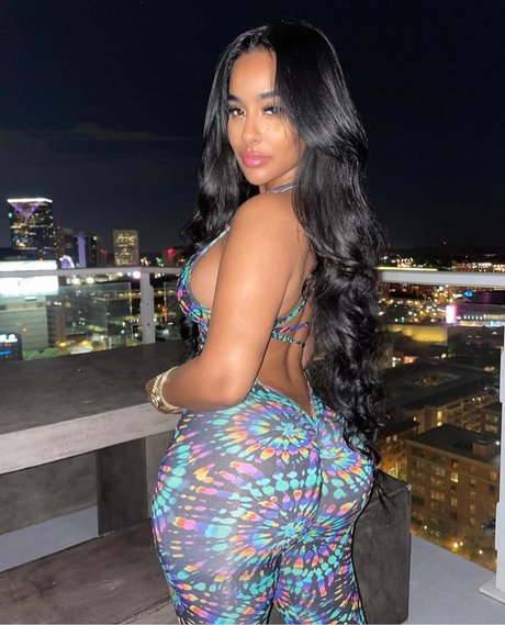 Ayisha Diaz star high quality photo