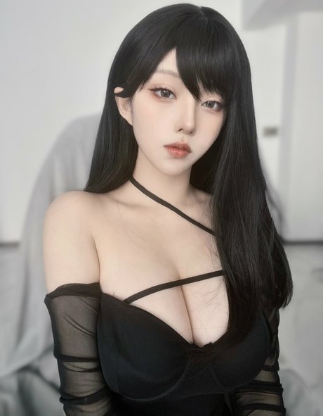 Takomayuyi model nudes img