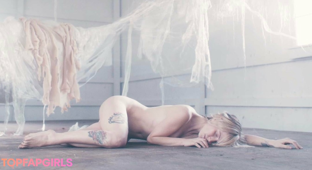 Hayley Williams art actress galleries