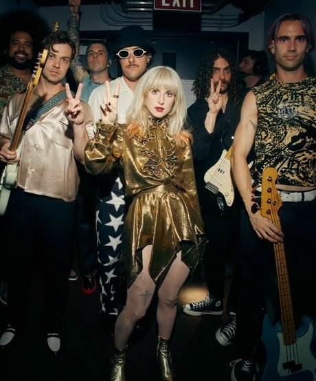 Hayley Williams model beautiful pics