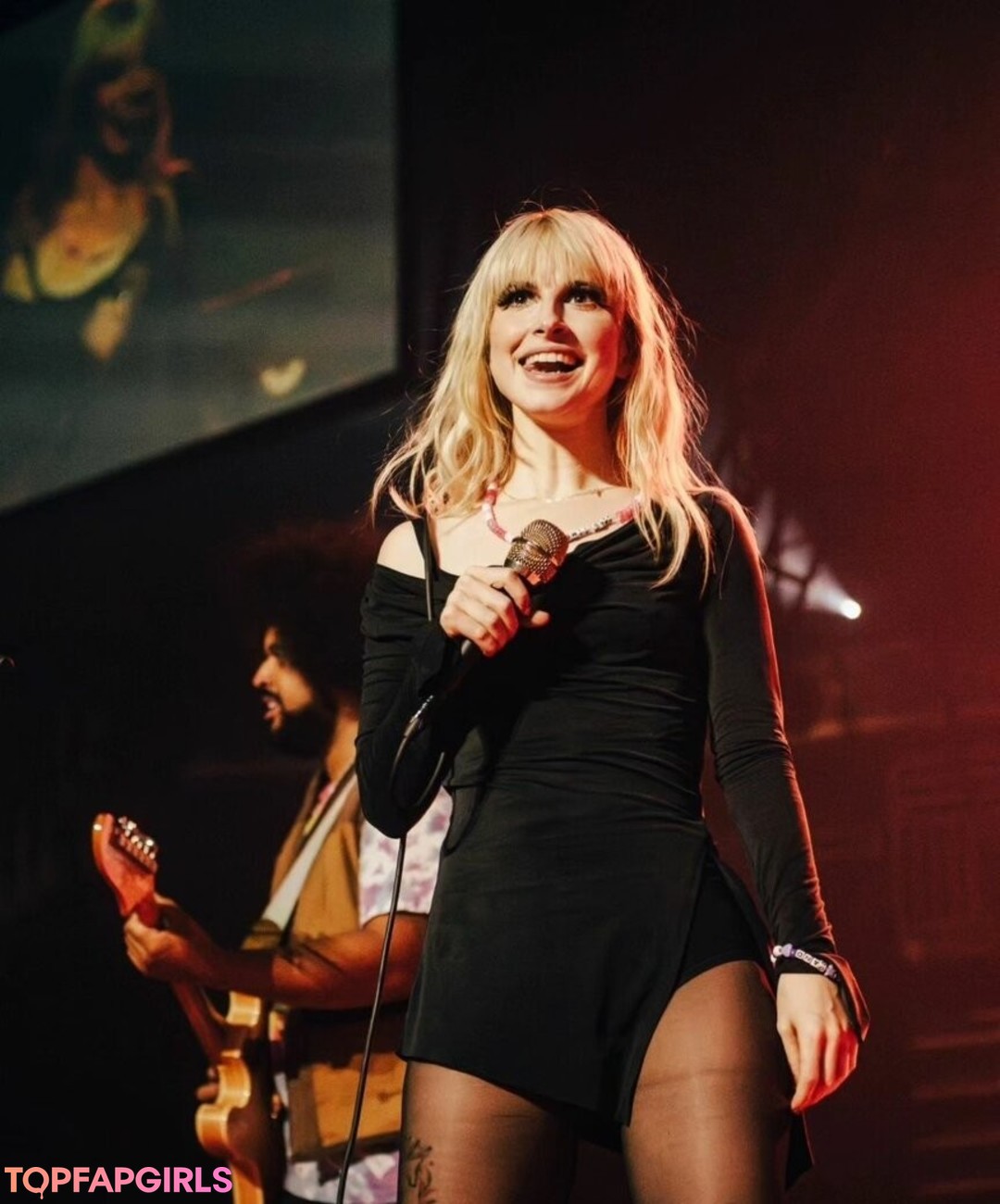 Hayley Williams nude pornstar img