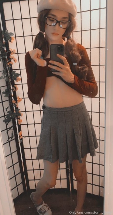 Stormy buns nude actress img