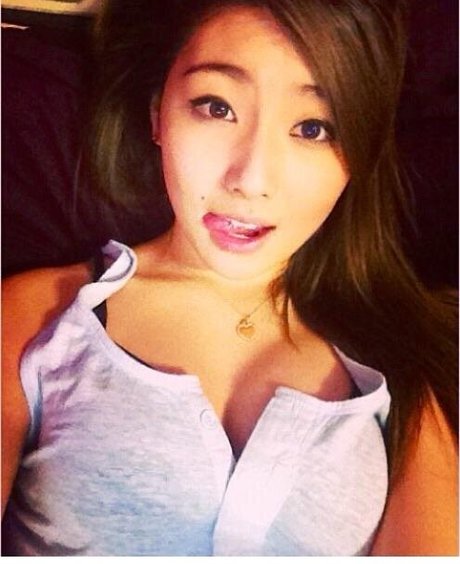 xChocobars model exclusive pictures