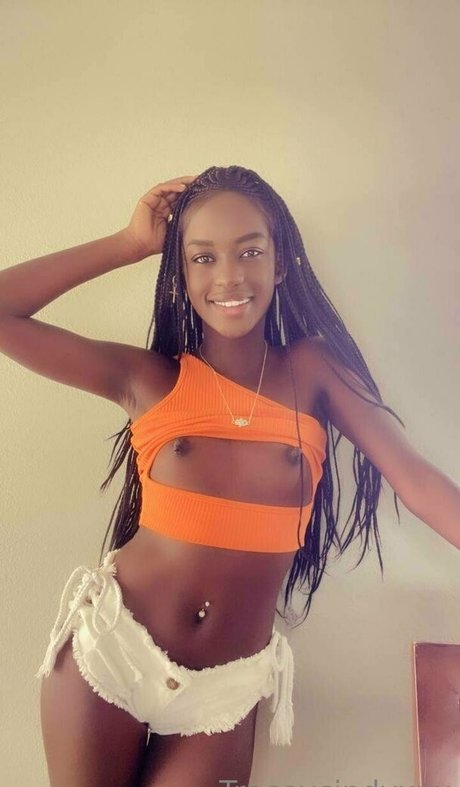 tastytracey18 nudes model picture