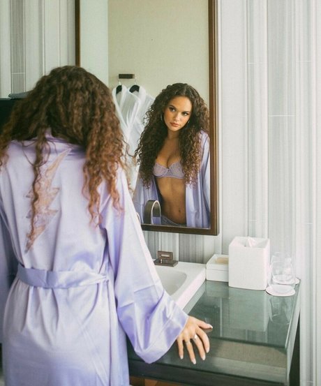 Madison Pettis star art img