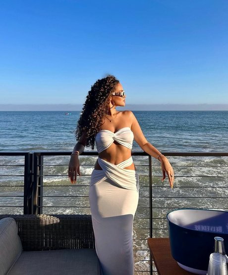 Madison Pettis naked actress pics