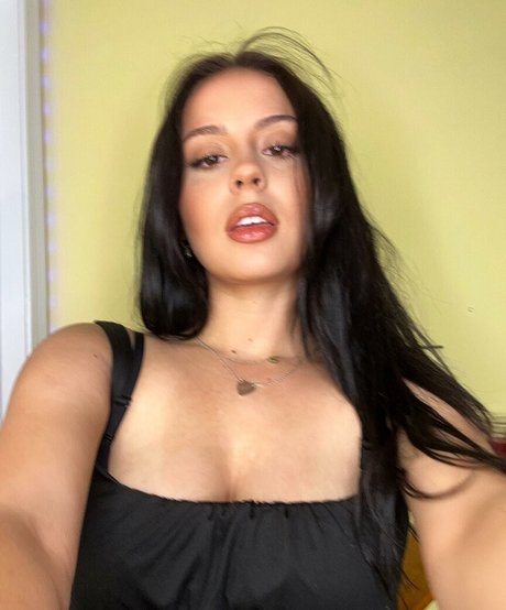 Stef Solari star naked images