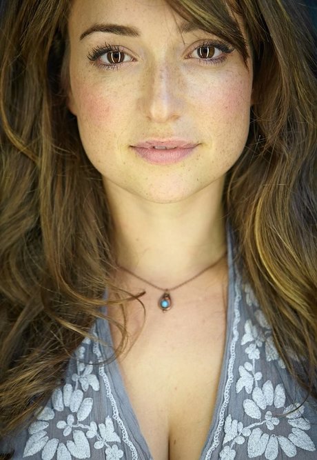 Milana Vayntrub erotic pornstar images