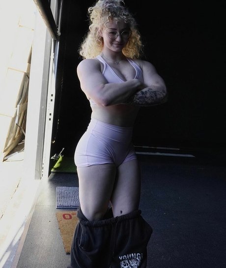 Chloethehokage star erotic photos