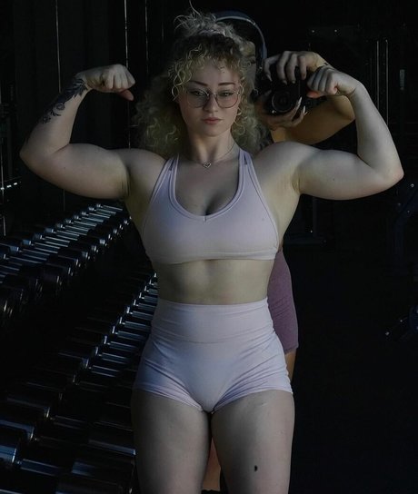 Chloethehokage model hot gallery